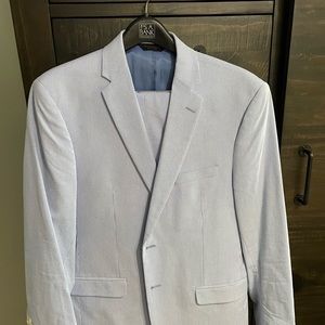 Jos. A. Bank 42R 2-piece seersucker suit.